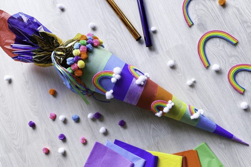 Regenbogen Schultüte basteln: Bunte Anleitung mit Vorlage